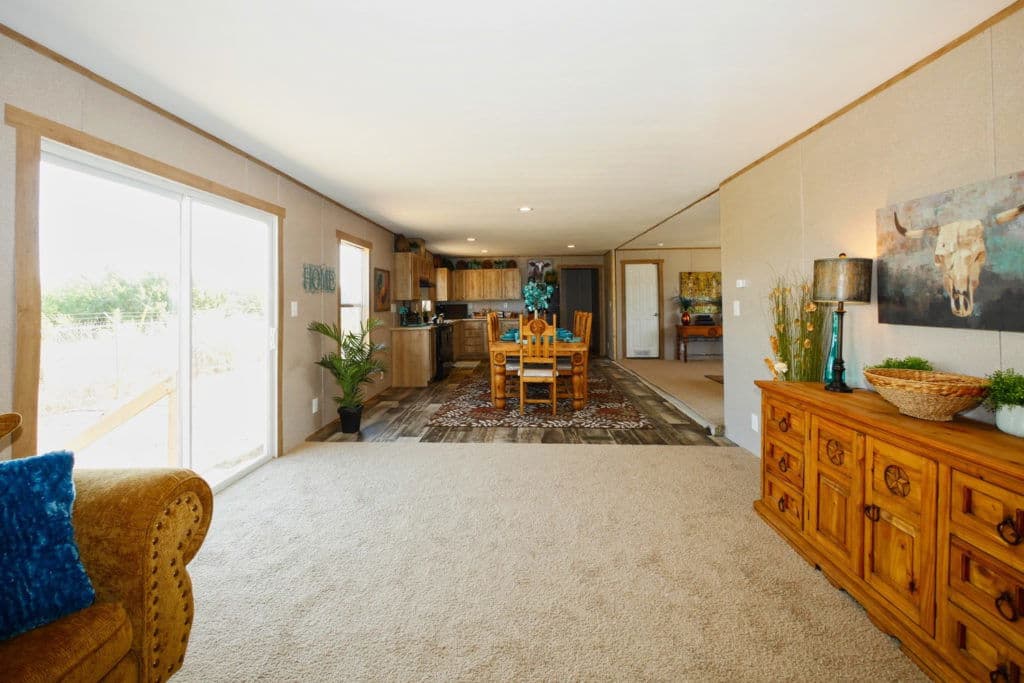 Taurus 9366 interior home features