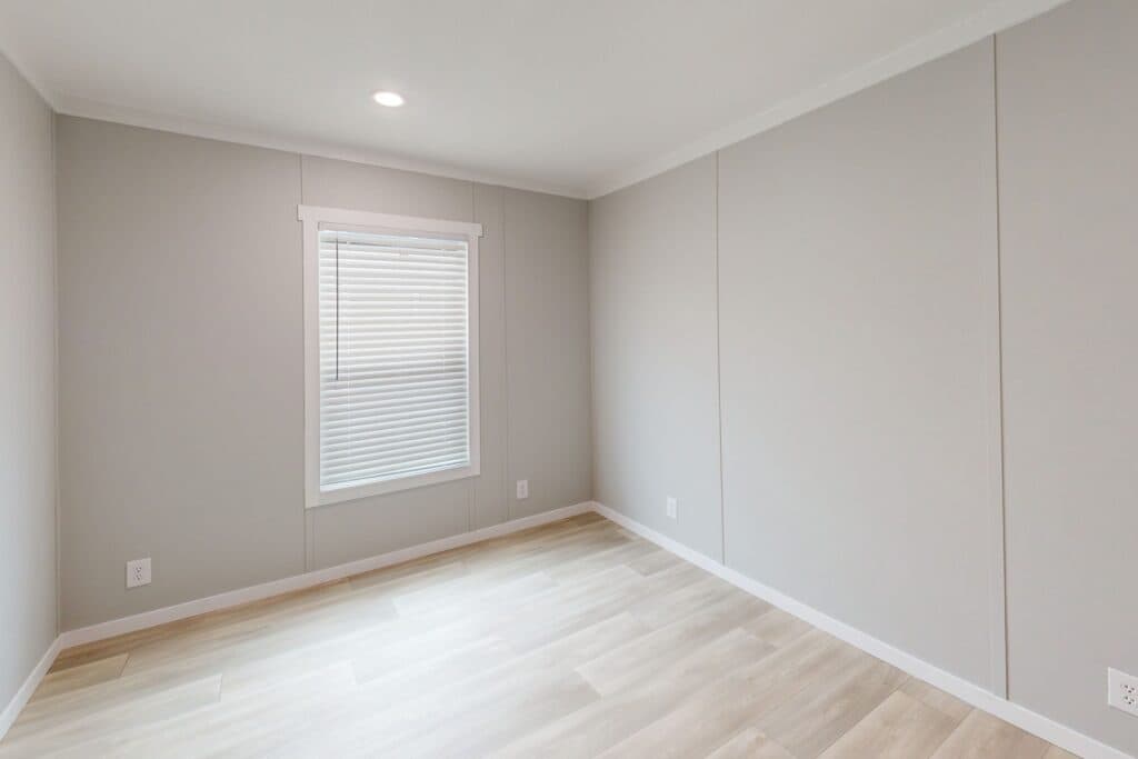 Cousteau 7652 bedroom home features