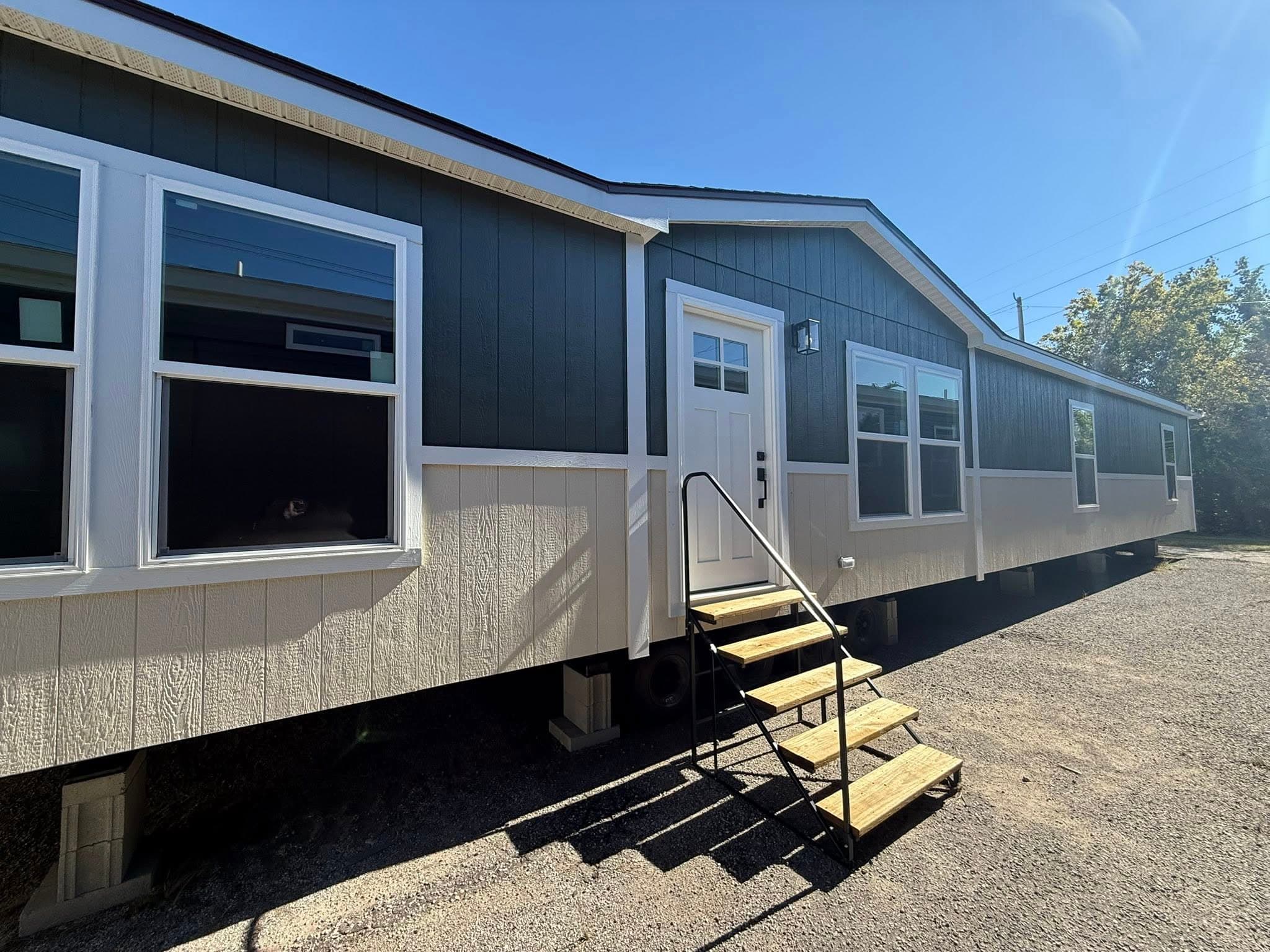 The crockett hero home features