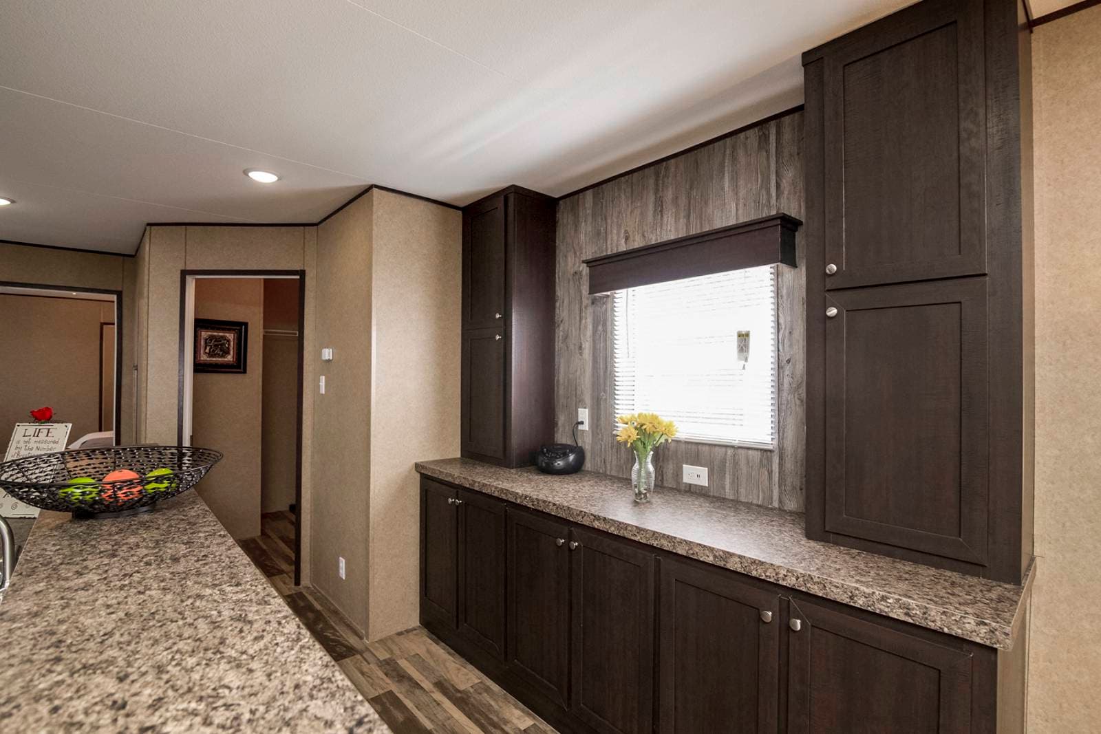 Cs1676d kitchen home features