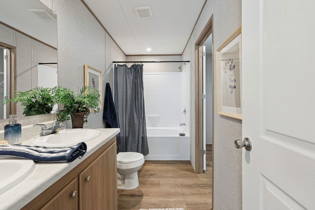 Prime pinnacle 135 bathroom home features