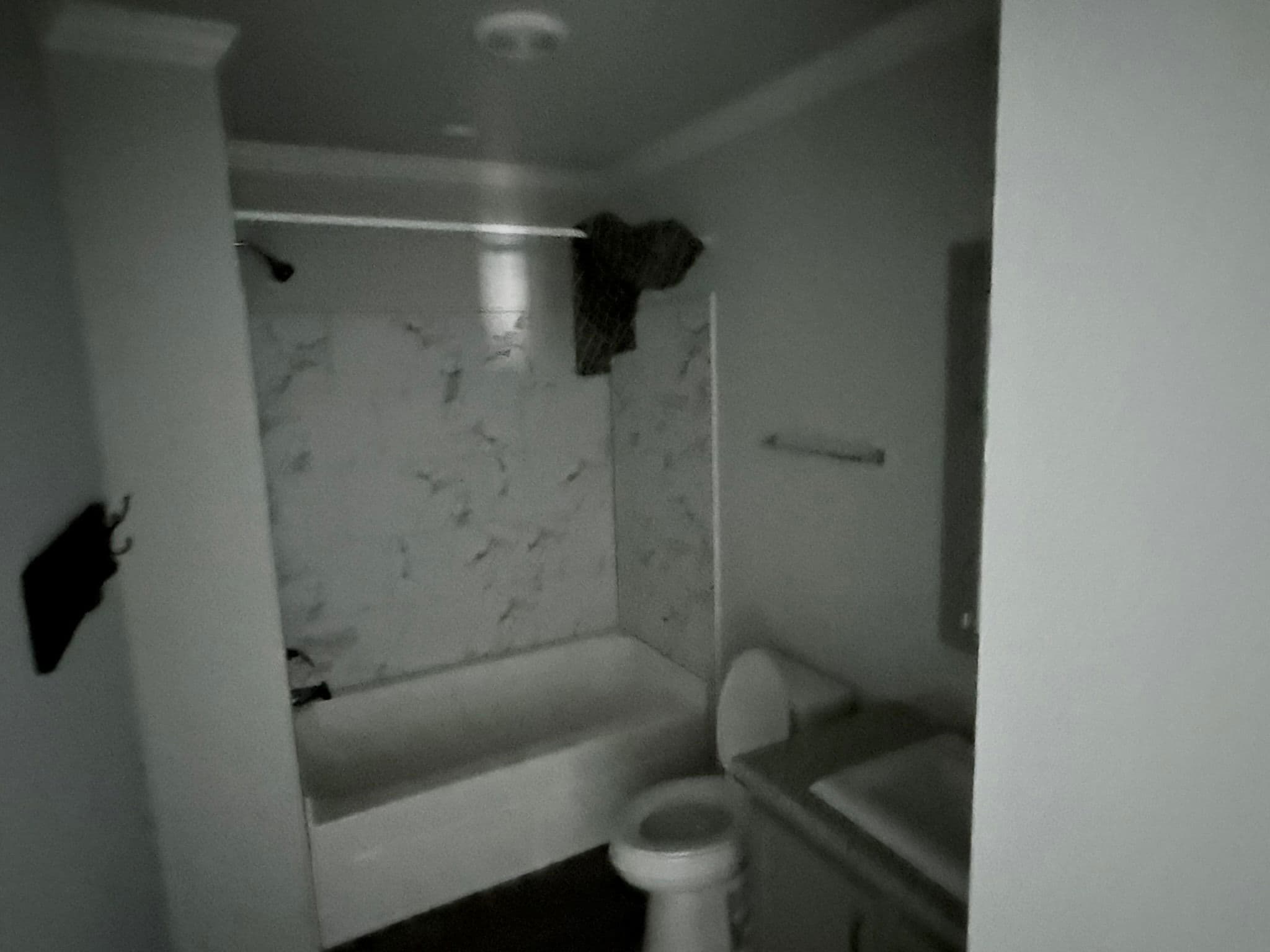 Vintage farmhouse (inventory) bathroom home features