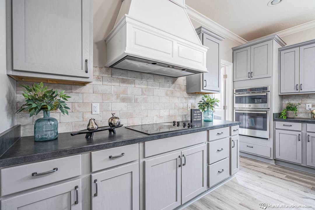 Ashley kitchen home features