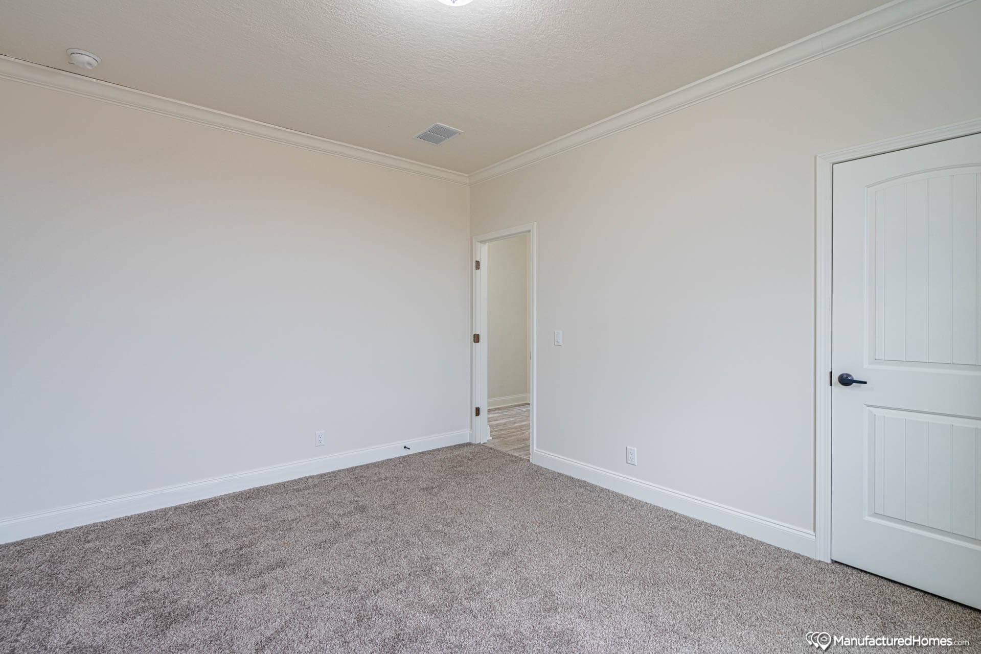 Jasmine i bedroom home features