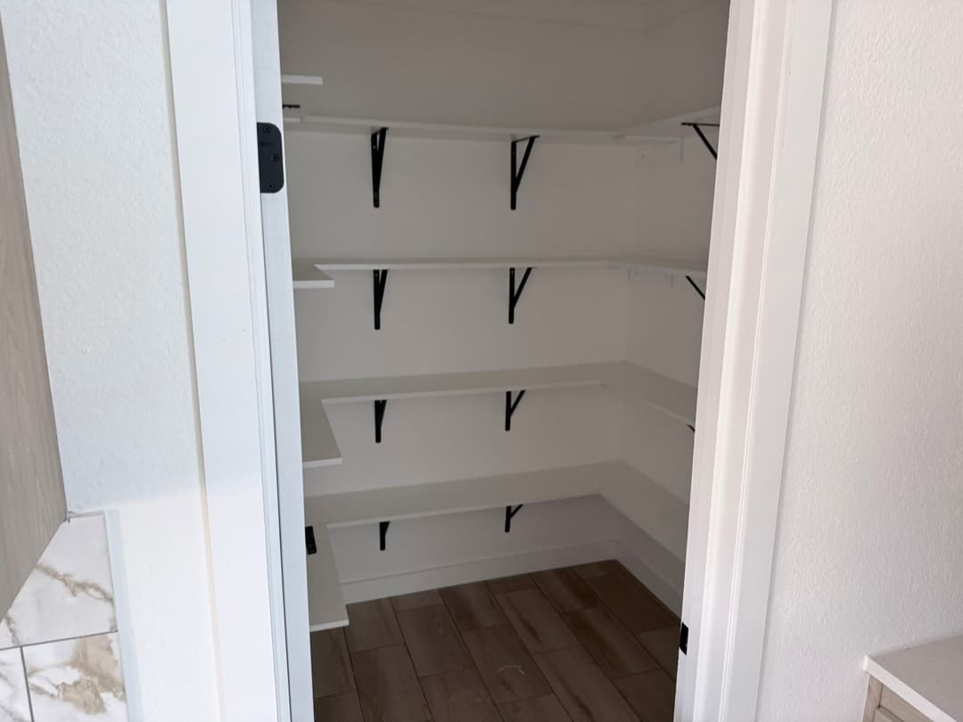 Lux haven (inventory) interior home features