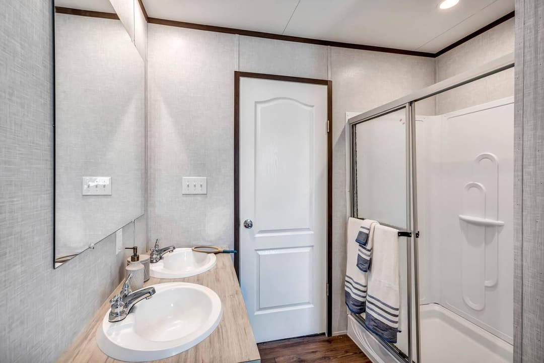 Rm2856b bathroom home features