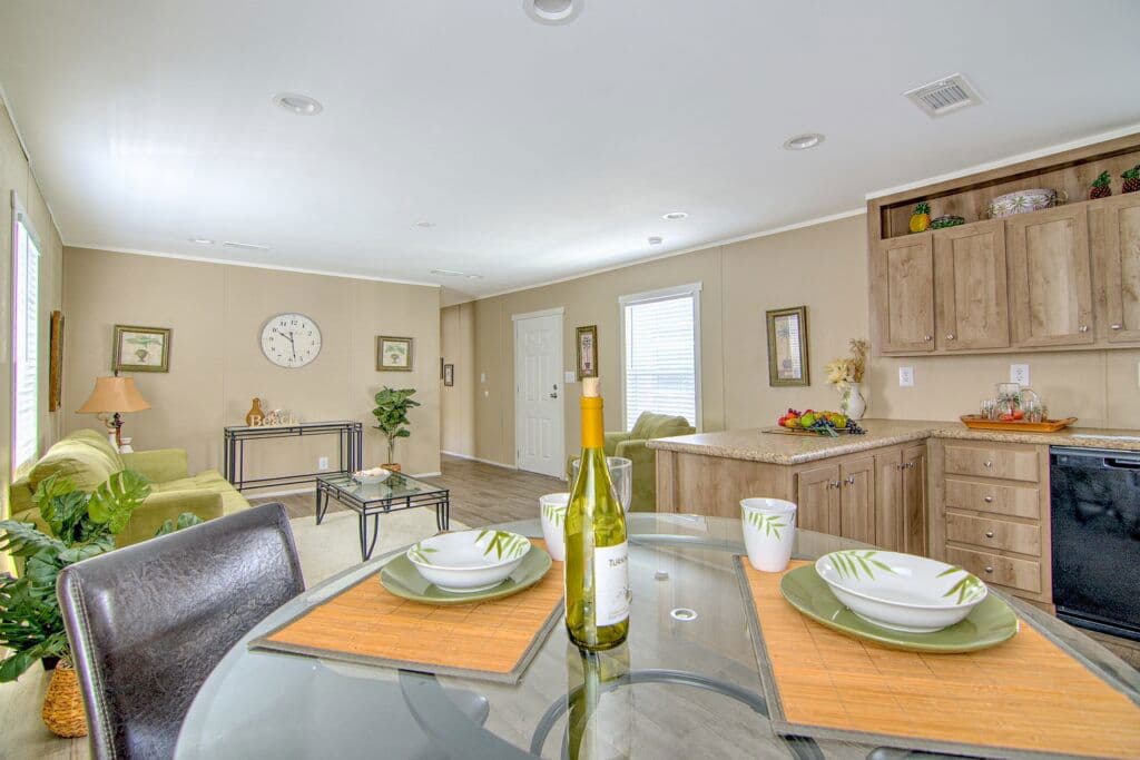 Phoenix 9277 interior home features