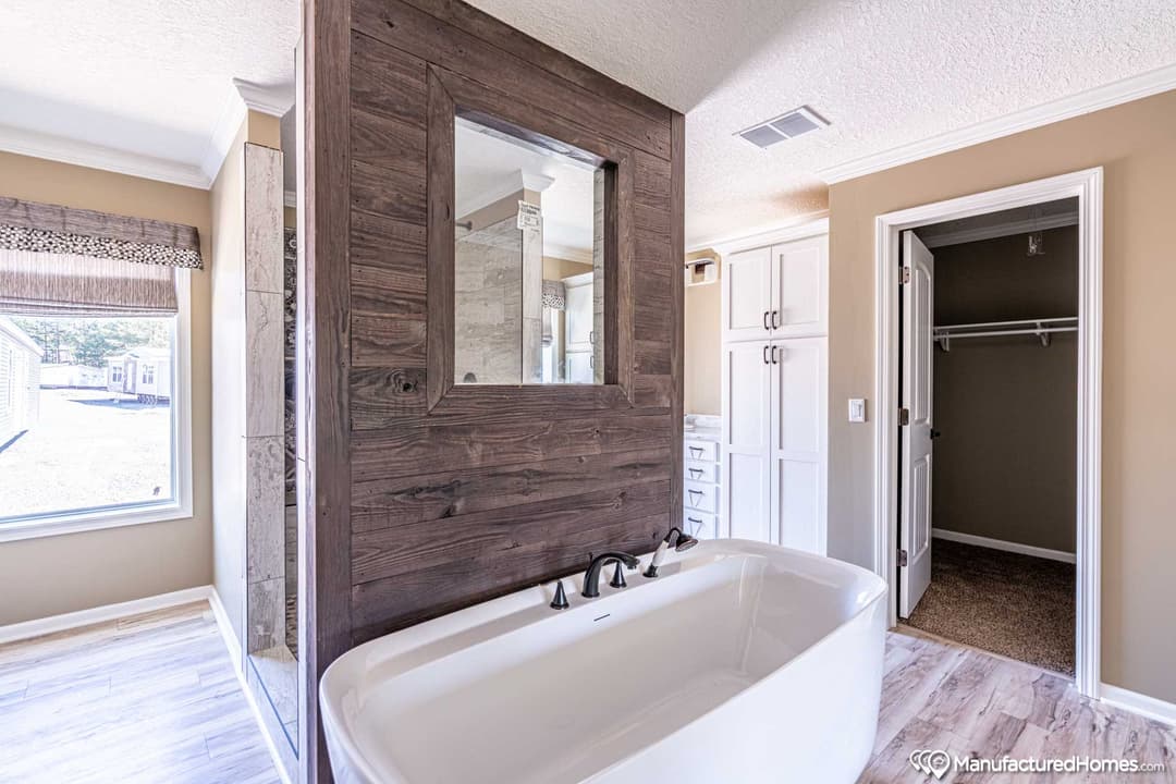 The vayda kate bathroom home features