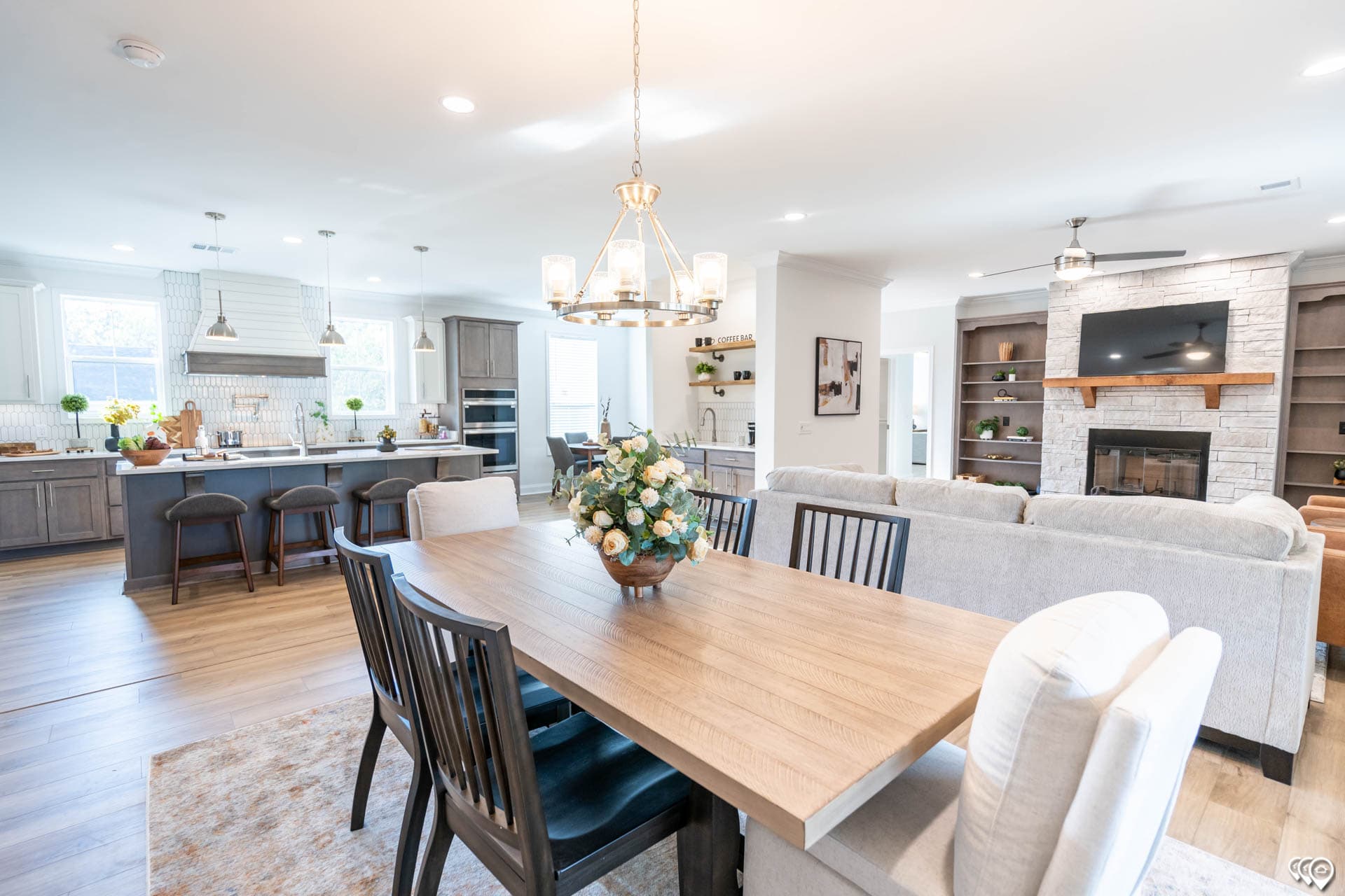 The lost creek interior home features