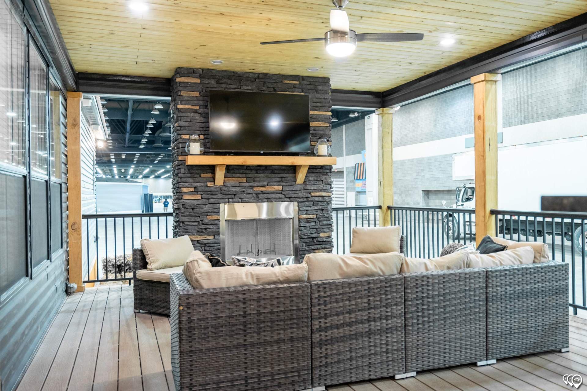 The lost creek exterior home features