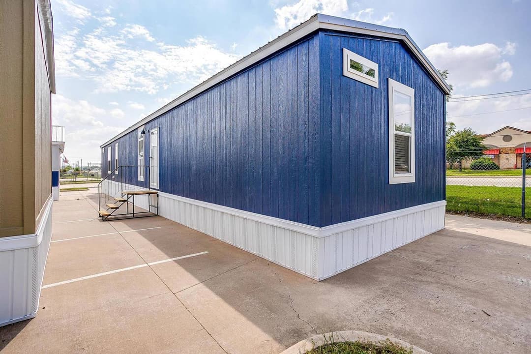 Cs1676h exterior home features