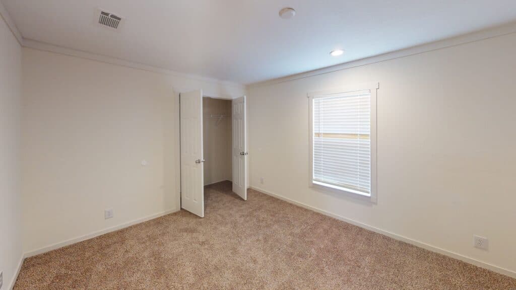 Turk t68c-p8 bedroom home features