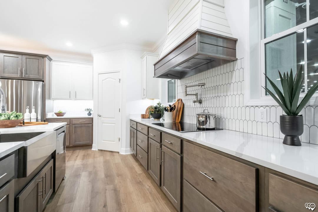 The lost creek kitchen home features