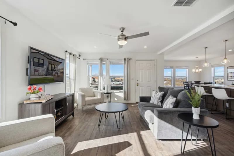 Apollo interior home features