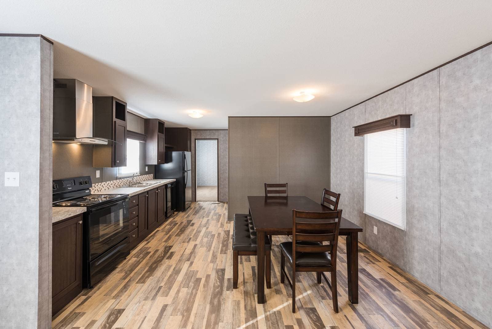 Cs1676a kitchen home features