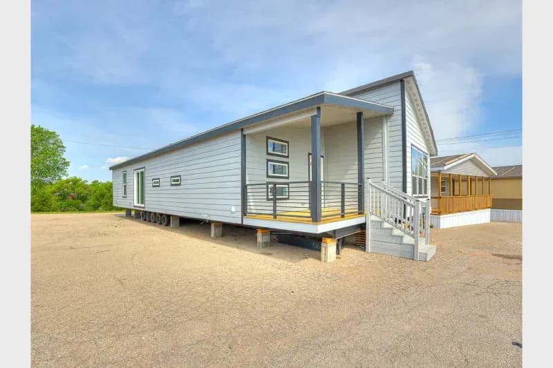 Genesis 9302 elevation and exterior home features