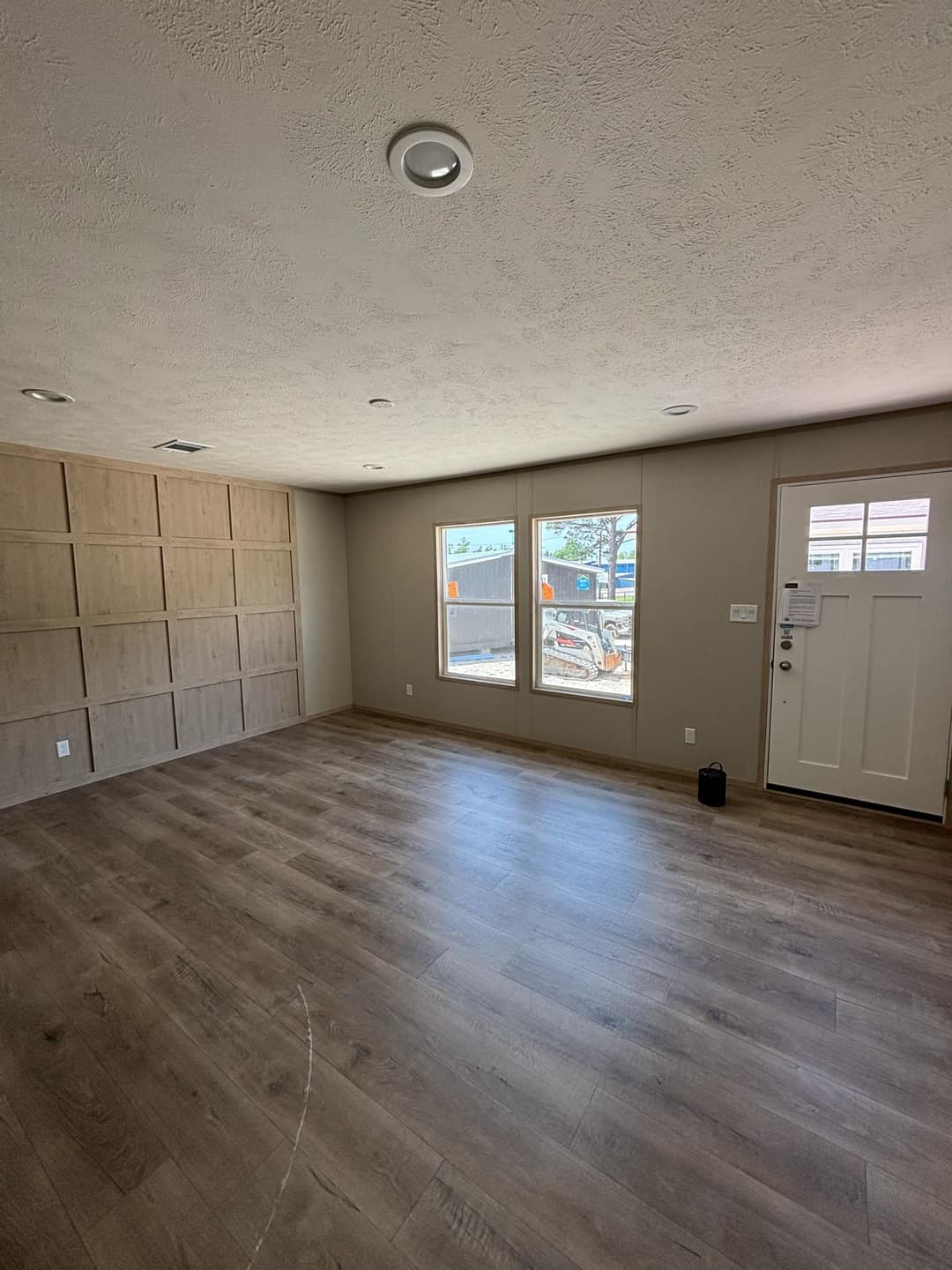 The expedition (inventory) interior home features