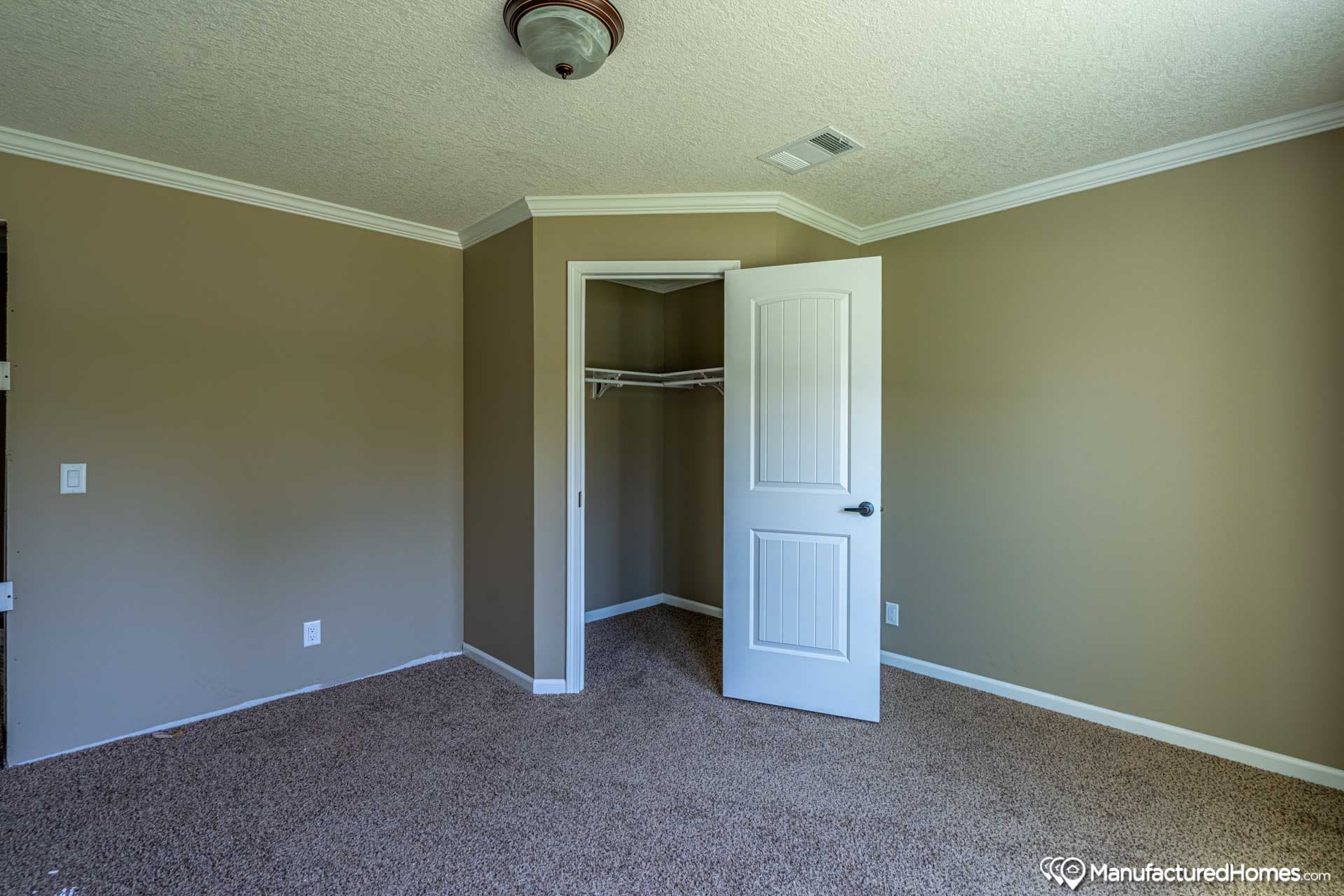 The vayda kate bedroom home features