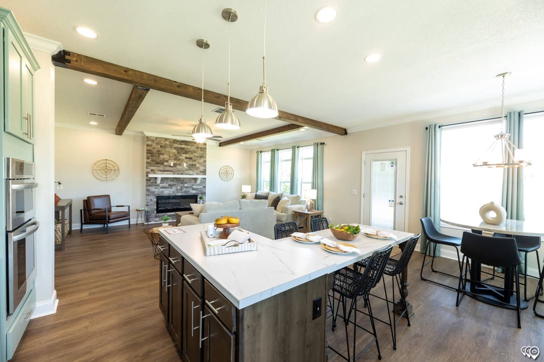 Cedar lake interior home features