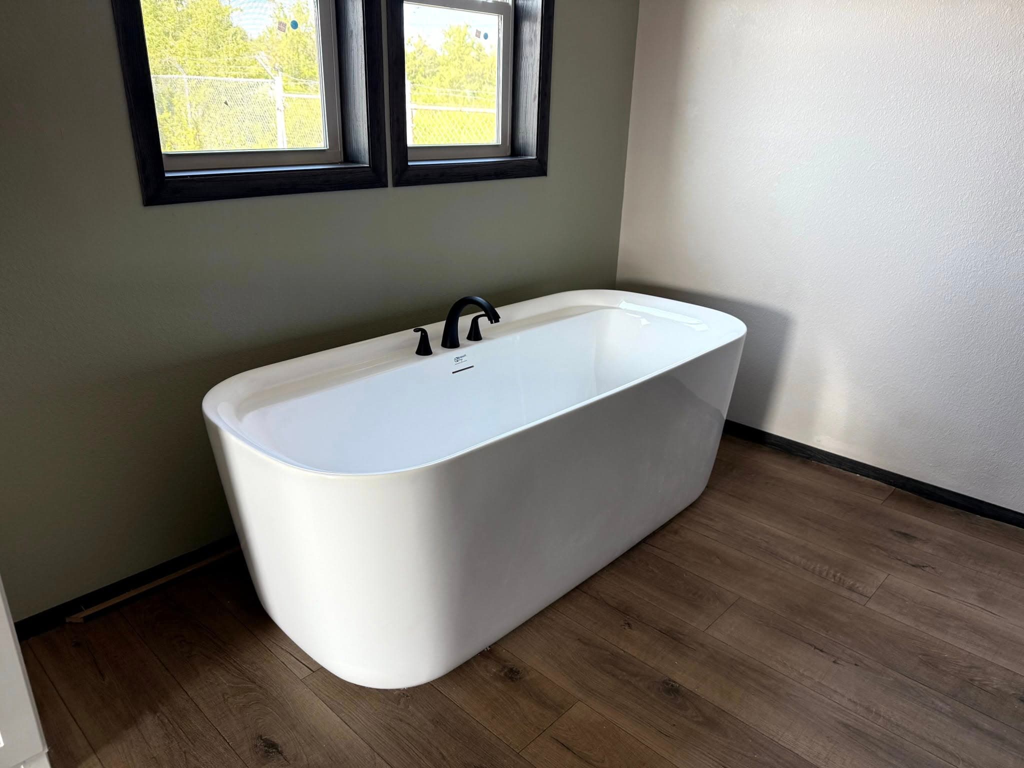 Skyline embrace 3276 bathroom home features