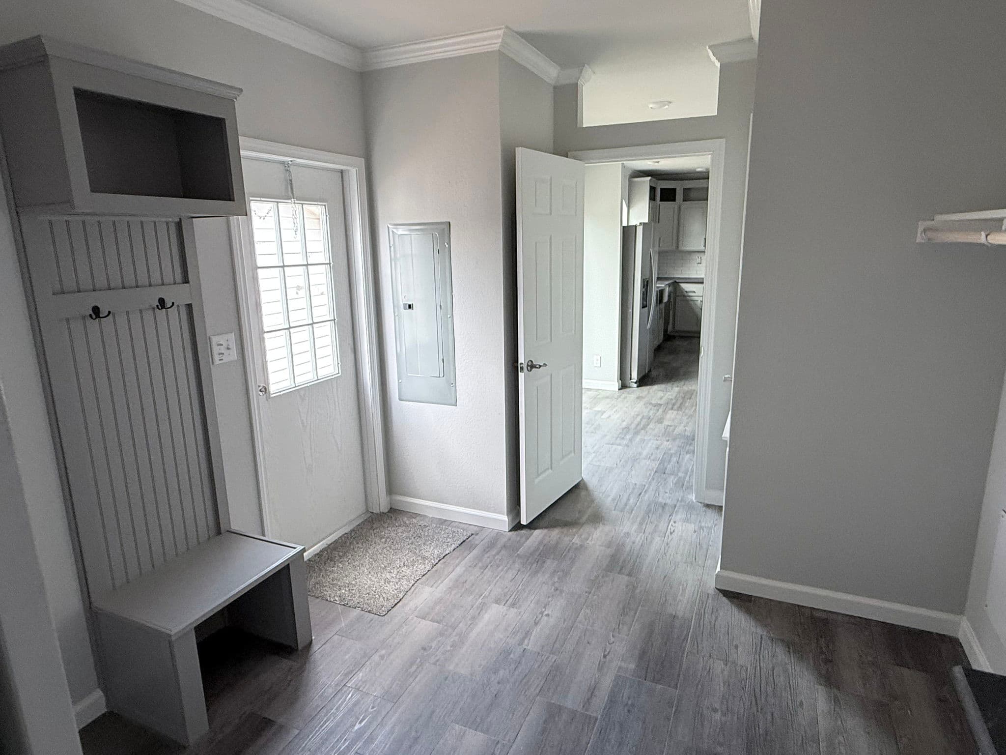 Vintage farmhouse (inventory) interior home features